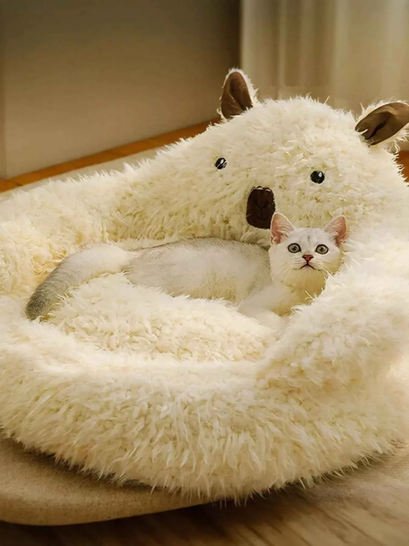 Cozy Pet Nest - Bear-Shaped Plush Bed