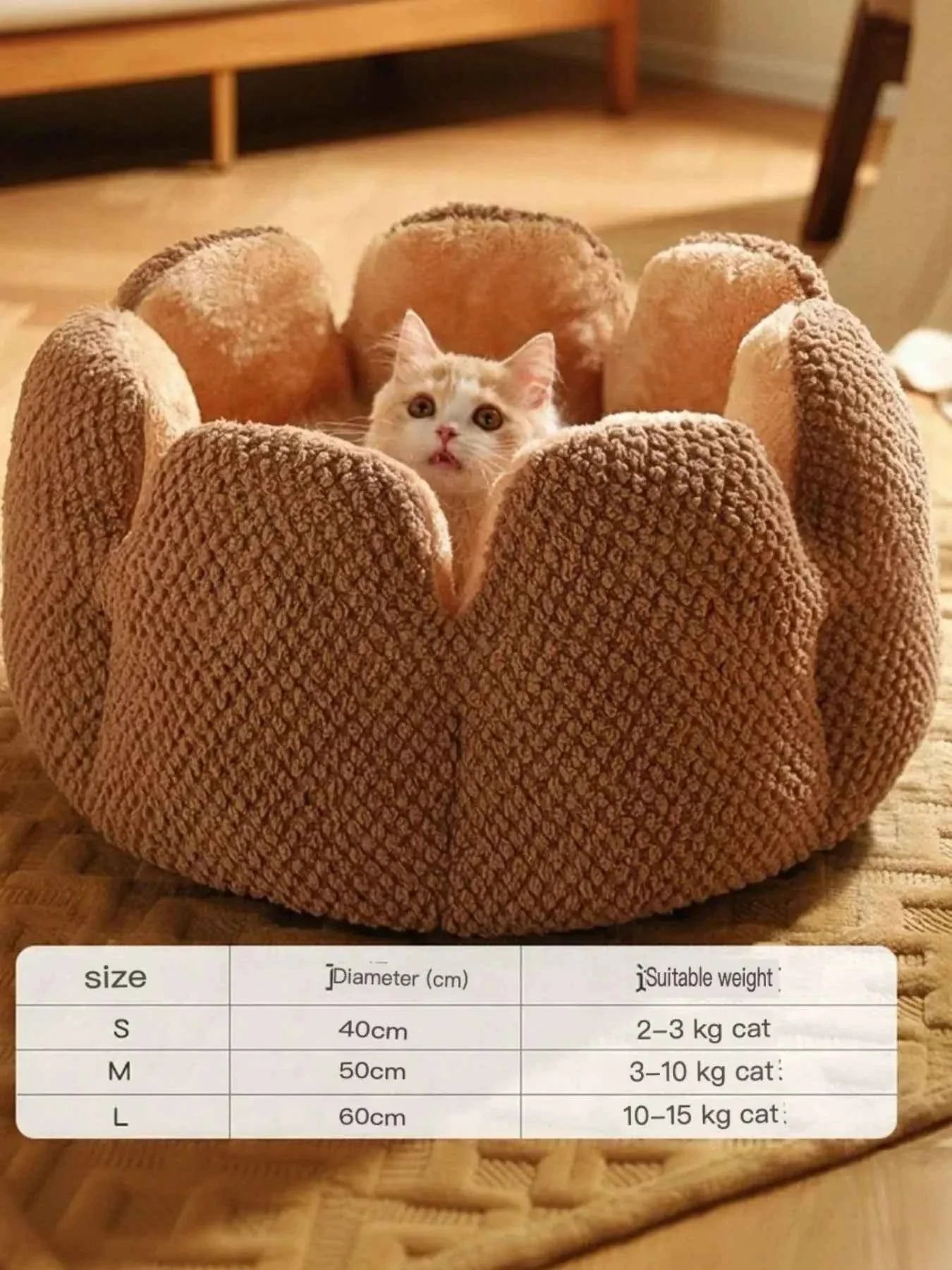 Plush Cozy Pet Nest - Fun Flower Petal