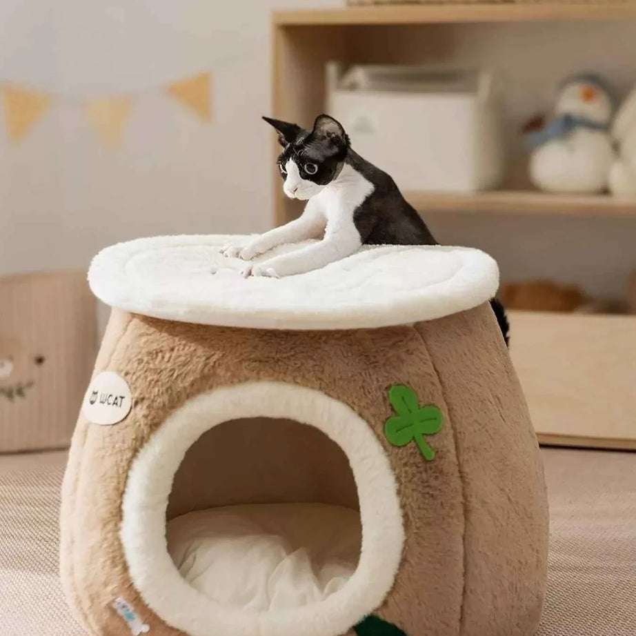 Pet Bed Tree Stump Shaped - Cozy Semi-Enclosed Cave