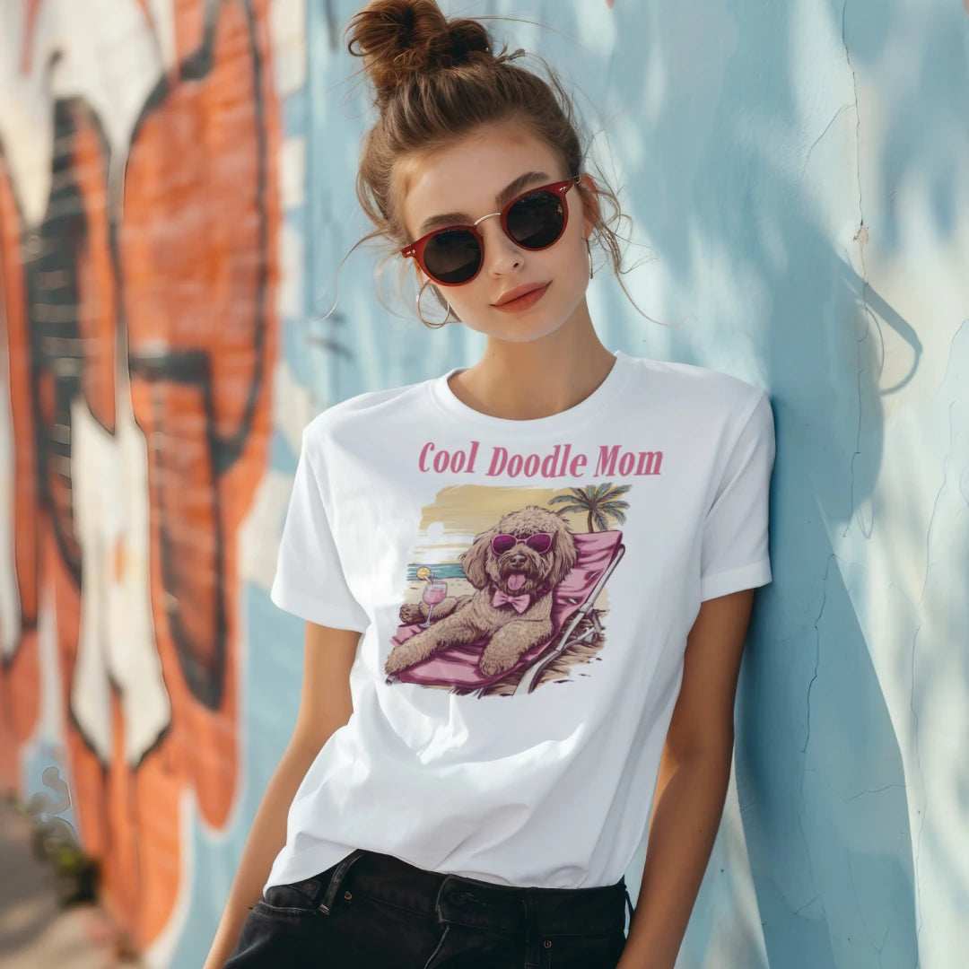 Cool Doodle Mom Beach Scene T-Shirt