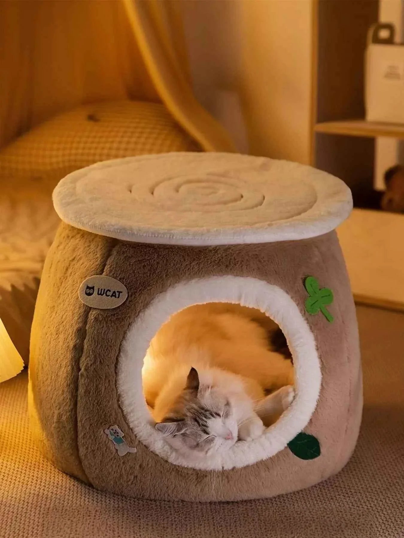 Pet Bed Tree Stump Shaped - Cozy Semi-Enclosed Cave
