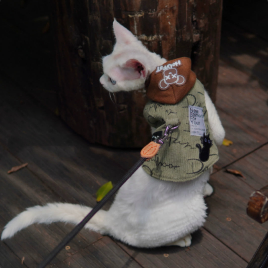 Trendy Pet Hoodie - Perfect for Outdoor Adventures