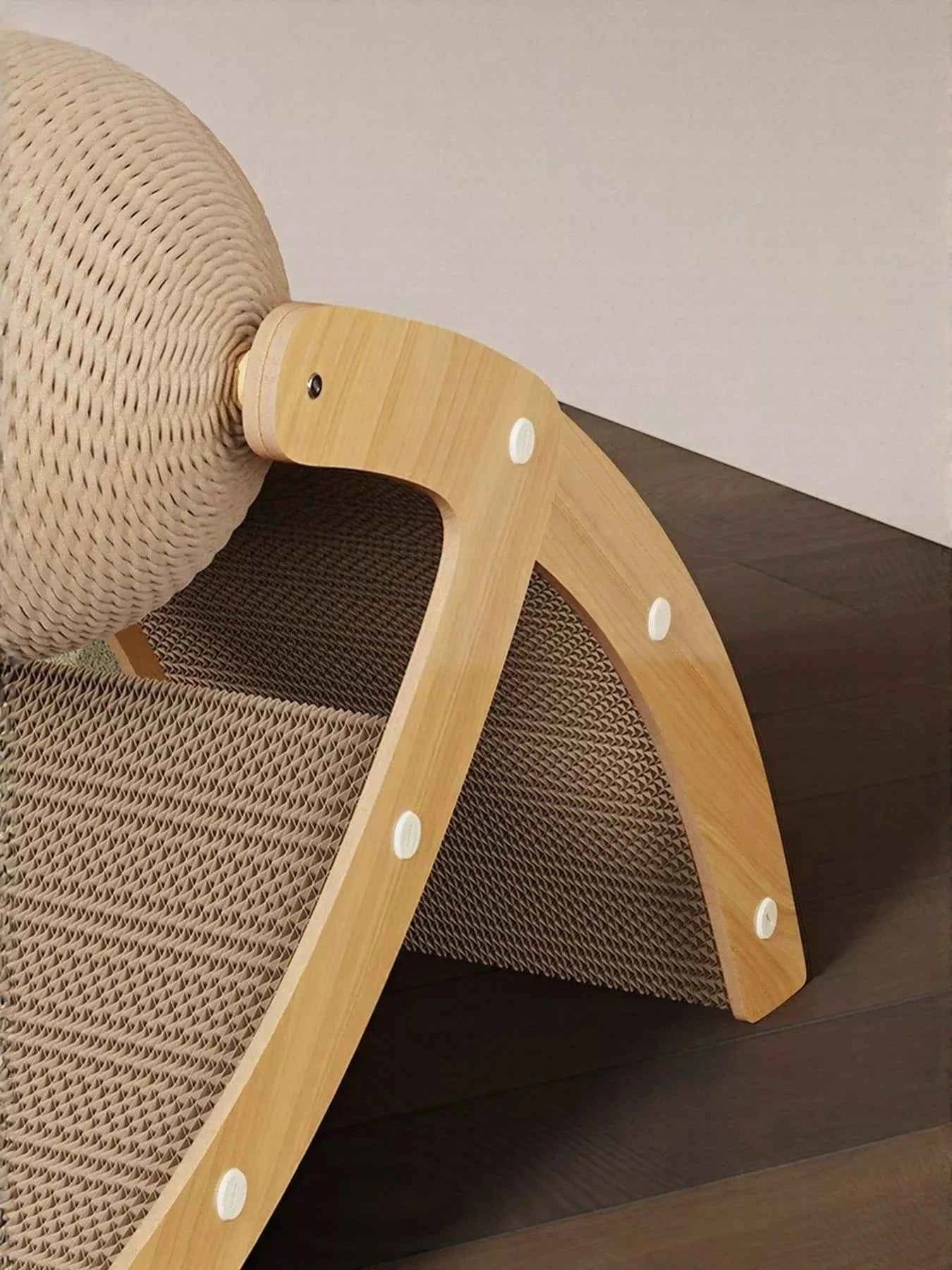Cat Scratching Post - Interactive Ball & Ramp