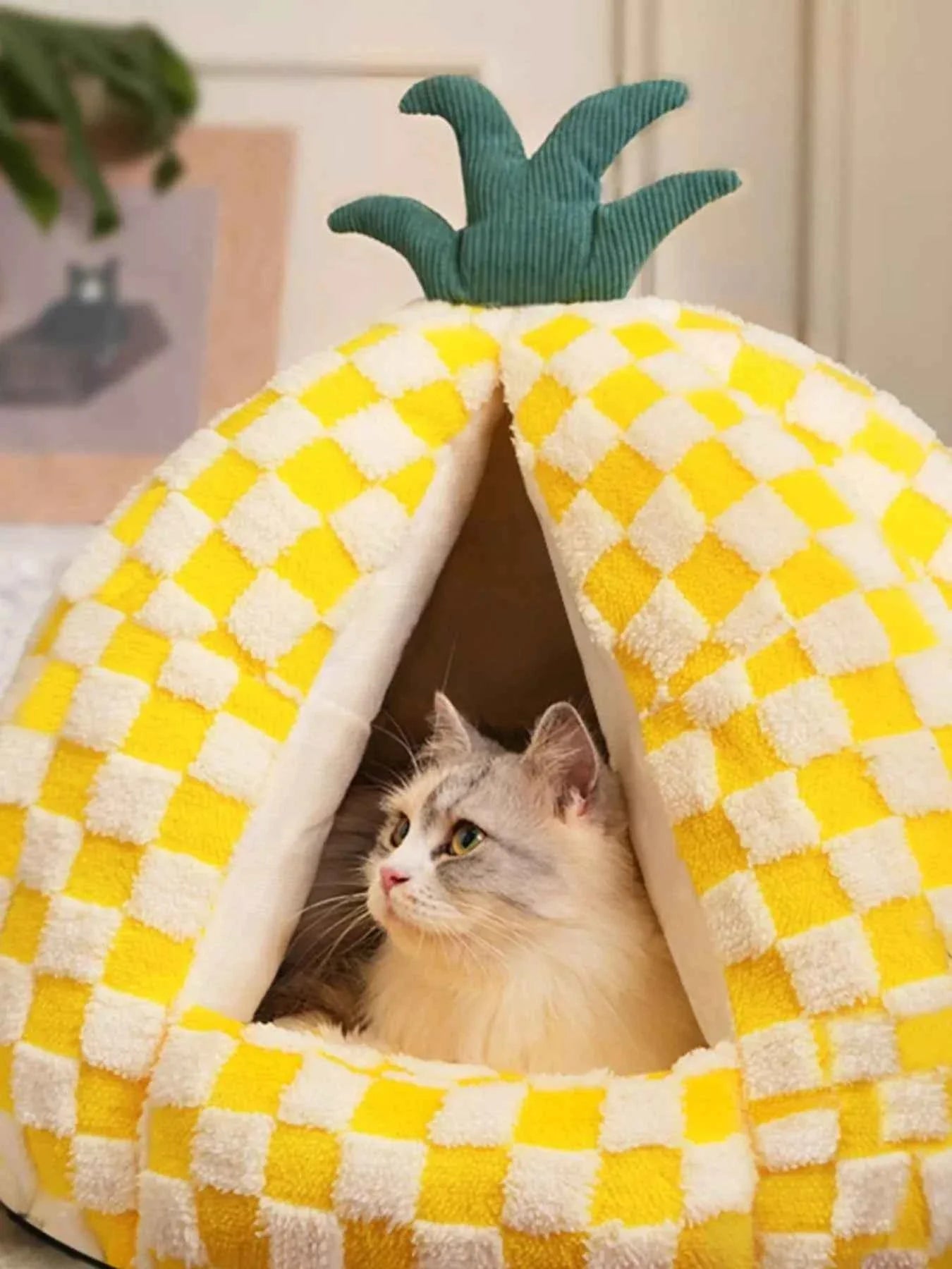 Pet Bed Pineapple Shaped - Cozy Semi-Enclosed Nest