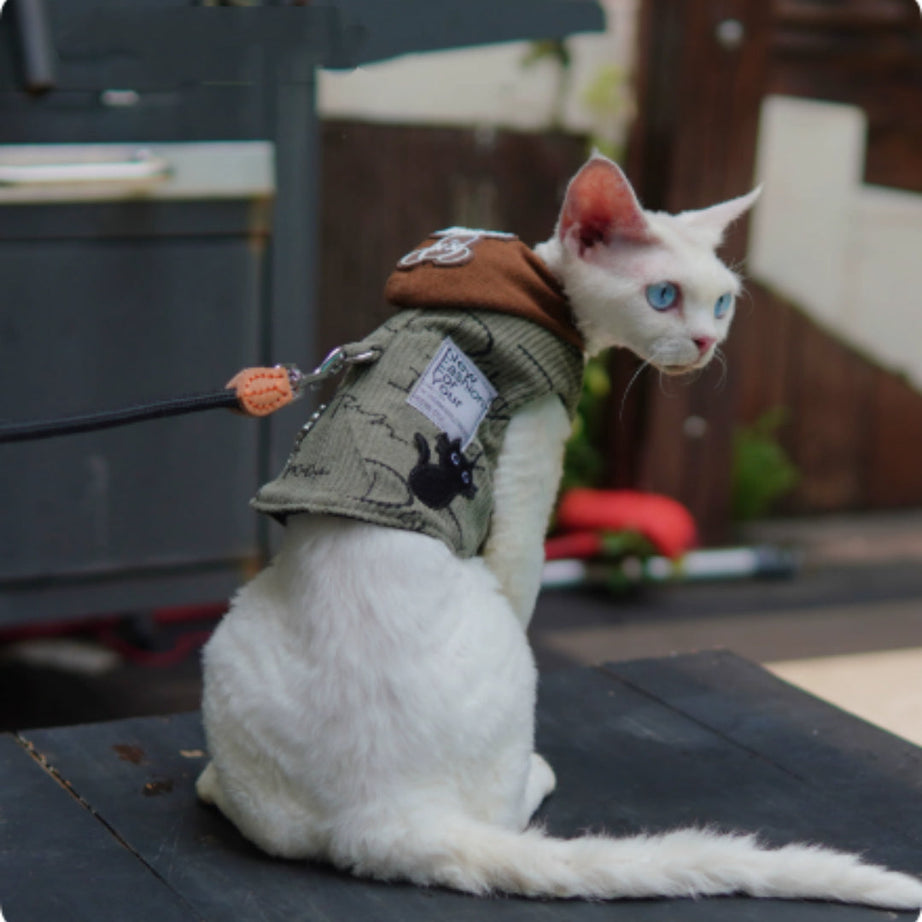 Trendy Pet Hoodie - Perfect for Outdoor Adventures