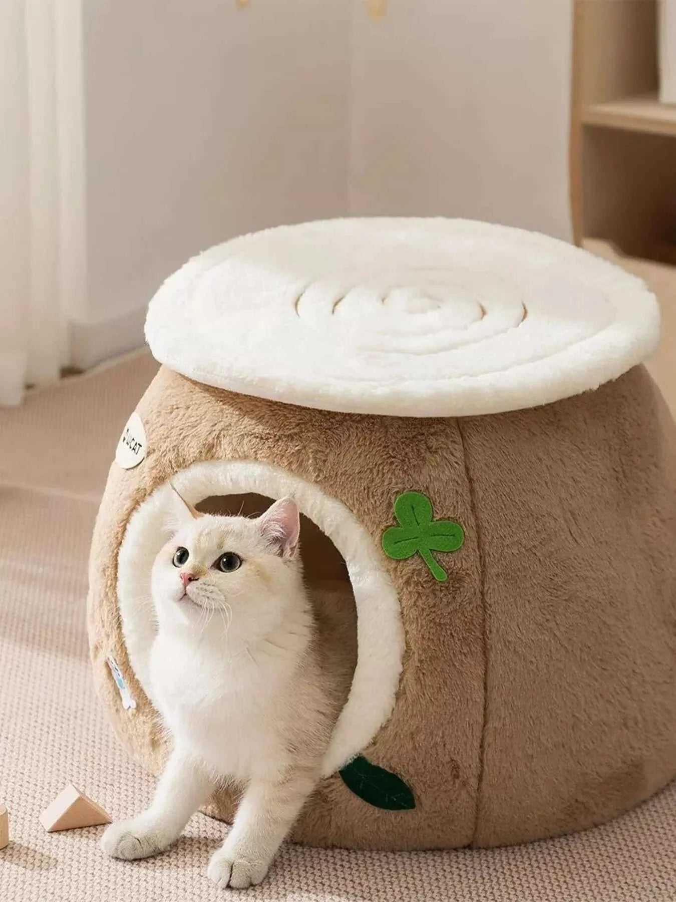 Pet Bed Tree Stump Shaped - Cozy Semi-Enclosed Cave